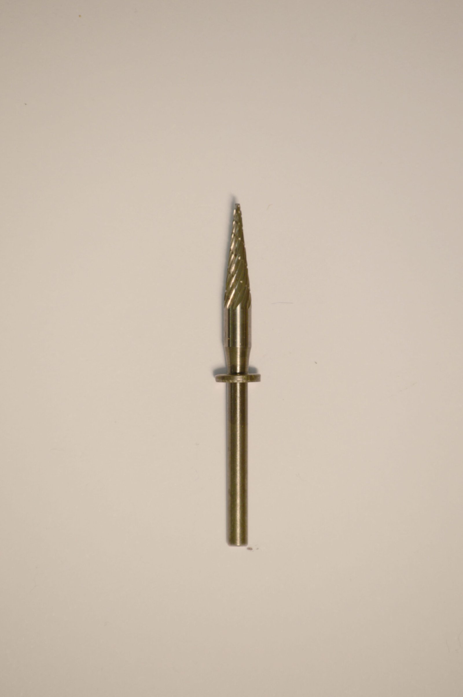  Abbott-Robinson™ Dust Shield Burs 3/32″ Small Cone (41P) Dual Cut Regular HP Carbide Bur