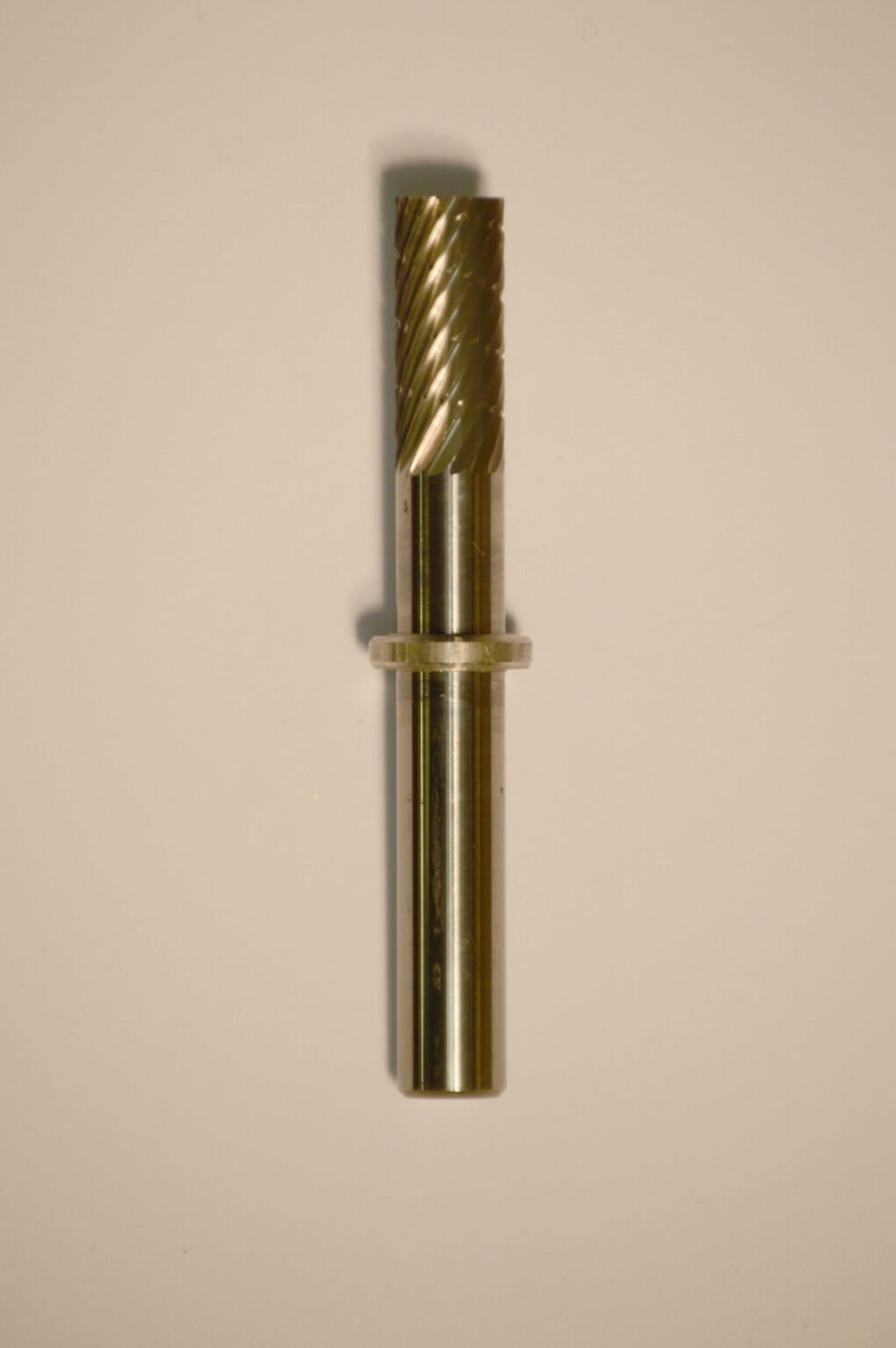 Abbott-Robinson™ Dust Shield Burs 1/4″ Shank, 1/4″ Head Lathe Burs 1/4" Cylinder Dual Cut Regular HP Carbide Bur